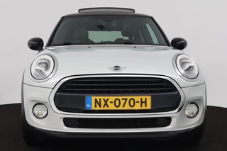 MINI Cooper Mini Mini 1.5 Cooper Chili Business (PANORAMADAK, NAVIGATIE, AUTOMAAT, CRUISE CONTROL, PARKEERSENSOREN, LEER, NL-AUTO) - afbeelding nr 16