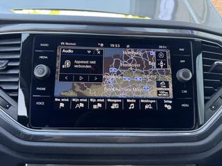 Volkswagen T-Roc Volkswagen T-Roc 1.5 TSI 150pk 3 x R-Line DSG ACC Camera LaneAsist  CarPlay Sportmodus 18 ich Sportvelg - afbeelding nr 19