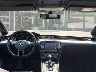 Volkswagen Passat Volkswagen Passat Variant 1.4 TSI DSG GTE PANO-DAK/LEDER/TREKHAAK/360CAMERA/AMBIENTE+ - afbeelding nr 14