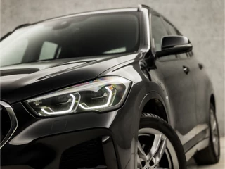 BMW X1 221Pk Automaat (PANORAMADAK, M PAKKET, GROOT NAVI, SFEERVERLICHTING, ADAPTIVE CRUISE, HEAD-UP DISPLAY, SPORTSTOELEN, LEDER, ELEK ACHTERKLEP, CAMERA, NIEUWSTAAT) - afbeelding nr 16