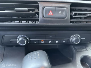 Citroën Berlingo Citroen Berlingo 1.2 PureTech 110 pk Live navigatie camera PDC carplay DAB trekhaak climate control - afbeelding nr 22