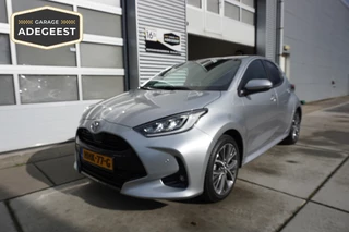 Toyota Yaris |Navi|Carplay|PDC V+A|Camera|HUD|Stoel en stuurverwarming|17 Inch|JBL| - afbeelding nr 1