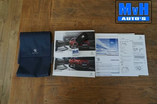 Peugeot 2008 Peugeot 2008 1.2 PureTech Allure|PANO|JBL|CLIMA|TREKH|CARPLAY - afbeelding nr 2