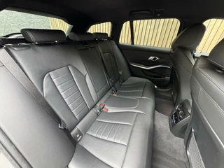 BMW 3 Serie BMW 3-serie Touring 330e Automaat | Leer | Adaptieve cruise control | DAB radio | Getint glas | LED verlichting | Stoelverwarming | Audio installatie | Apple CarPlay | Parkeersensoren voor en achter - afbeelding nr 51