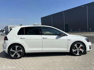 Volkswagen Golf Volkswagen Golf 2.0 TSI GTI Performance,DSG, PANO, ACC - afbeelding nr 4