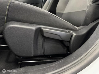 Citroën C3 Citroen C3 1.2  LUXE / LED / CLIMA / NAVI-CARPLAY / ALL SEASON - afbeelding nr 16