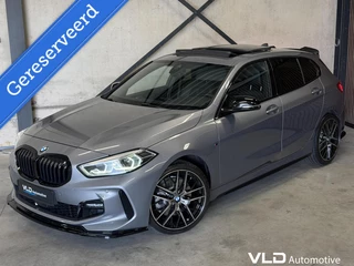 BMW 1 Serie 120i M-Sport Pano Sfeer Cam Carplay Leder 19''