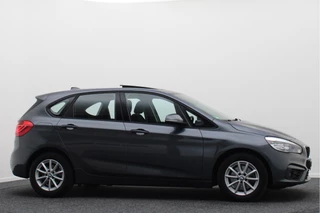 BMW 2 Serie BMW 2 Serie Active Tourer 218i Essential Climate, Panoramadak, Stoelverwarming, Bluetooth, Navigatie, Trekhaak, 16'' - afbeelding nr 21