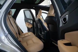 Volvo XC60 Volvo XC60 2.0 T8|455PK AWD|Org NL|1ste Eig|Ultimate Bright|Luchtv.|Bowers & Wilkins|Trekhaak|Head-Up|Pano|Crystal|Dealer Onderhouden - afbeelding nr 47