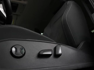 Volkswagen Golf Volkswagen Golf 1.4 TSI e-Hybrid Style | Stoel & stuurverwarming |  Massage | Adaptive cruise | Carplay | Memory | Navigatie | Sfeerverlichting - afbeelding nr 8