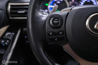 Lexus IS Lexus IS 300h Luxury Line | Dealer OH | Camera | Stoel + stuurwiel verwarming | Clima | LED | rijklaarprijs | - afbeelding nr 20