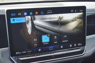 Volkswagen Passat Volkswagen Passat Variant 1.5 eTSI DSG Business 150pk / Panodak / Head-up/ Camera /DCC/ ACC - afbeelding nr 17