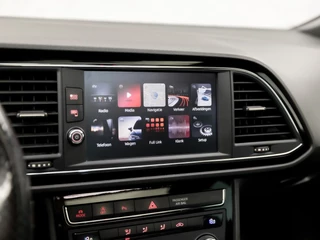 SEAT Leon 150Pk Automaat (PANORAMADAK, APPLE CARPLAY, NAVIGATIE, CAMERA, LEDER/ALCANTARA, SPORTSTOELEN, GETINT GLAS, TREKHAAK, MODE KNOP, NIEUWSTAAT) - afbeelding nr 24