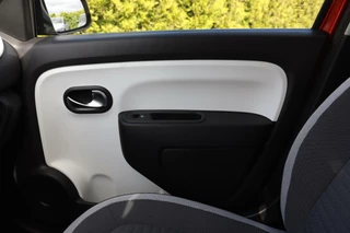 Renault Twingo Renault Twingo 1.0 SCe Collection Airco|Cruise|Multif. stuur|Iso-fix|Led|Dealer Onderhouden - afbeelding nr 30