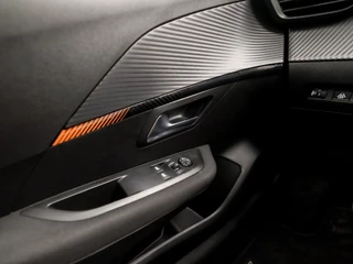 Peugeot 208 Peugeot 208 1.2 PureTech Sport (APPLE CARPLAY, GROOT NAVI, 360 CAMERA, LM VELGEN, SPORTSTOELEN, LANE ASSIST, LED KOPLAMPEN, PARKEERSENSOREN, NIEUWE APK, NIEUWSTAAT) - afbeelding nr 23