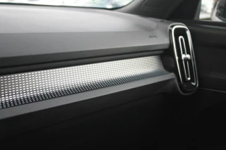 Volvo XC40 Volvo XC40 T4 Recharge R-Design | Parkeercamera | Glossy Black | Keyless - afbeelding nr 32