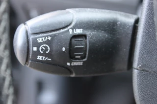 Peugeot 2008 Peugeot 2008 1.2 PureTech Allure, automaat, navigatie. - afbeelding nr 24