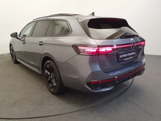 Volkswagen Passat Volkswagen Passat Variant 1.5 eHybrid 272pk DSG/AUT R-Line Wegklapbare trekhaak, Panoramadak, Leder - afbeelding nr 7
