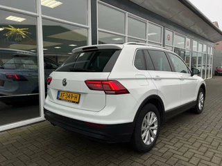 Volkswagen Tiguan Volkswagen Tiguan 1.5 TSI ACT Comfortline Business | Panoramadak | Stoelverwarming | PDC | Apple Carplay/Android Auto | - afbeelding nr 36