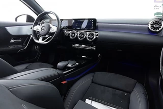 Mercedes-Benz A-Klasse Mercedes-Benz A-Klasse 250 e AMG Plug-In Hybride Night Ed. | PANORAMADAK | NAVI | Full LED - afbeelding nr 4