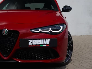 Alfa Romeo Giulia Alfa Romeo Giulia 2.0 Turbo 280 PK Competizione Q4 AWD | Harman | Veloce | 19