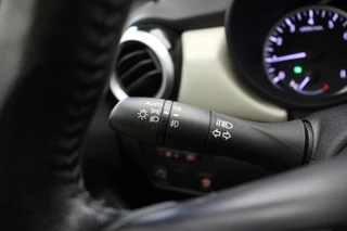 Nissan Micra Nissan Micra 0.9 IG-T N-Connecta - Camera, Navi, Cruise, Clima, Trekhaak - afbeelding nr 12