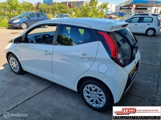 Toyota Aygo Toyota Aygo 1.0 VVT-i x-play 5 deurs airco, camera - afbeelding nr 3