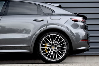 Porsche Cayenne Porsche Cayenne Coupé 3.0 E-Hybrid 462pk Sport Design | Panoramadak | 22'' Velgen | ACC | Head-Up | Bose | Sportchrono | Leder Dashbord | - afbeelding nr 44