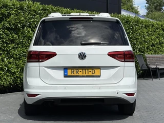 Volkswagen Touran Volkswagen Touran 2.0 TDI SCR EURO 6, HONDENAUTO, FACELIFT, NAVI, CRUISE, ECC-AIRCO, PARKEERSENSOREN, LICHTMETAAL 16