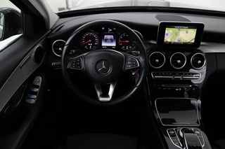 Mercedes-Benz C-Klasse Mercedes-Benz C-klasse 180 Avantgarde | Stoelverwarming | Trekhaak |  Navigatie | Park Assist | Climate control | Dodehoek detectie | Comfortstoelen | Half leder - afbeelding nr 3