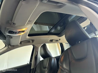 Volvo XC60 Volvo XC60 2.5T Summum 5-CILINDER/PANO/ACC/LEER - afbeelding nr 4