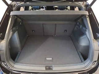 Volkswagen Tiguan Volkswagen Tiguan 1.5 eHybrid 272pk DSG/AUT R-Line Edition Leder, Wegklapbare trekhaak, Panoramadak - afbeelding nr 18