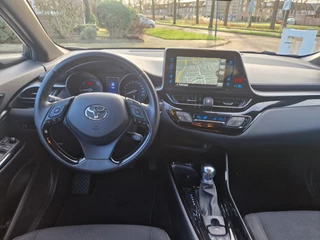 Toyota C-HR Navigatie, Stoelverwarming, Cruise control , All-in Rijklaarprijs - afbeelding nr 17