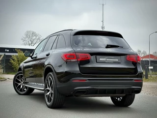 Mercedes-Benz GLC Mercedes GLC-klasse 300e 4MATIC AMG Panoramadak|Camera 360°|Sfeerverlichting|Night pakket|AppleCarplay - afbeelding nr 13