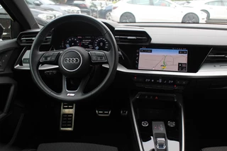 Audi A3 Audi A3 Sportback 30 TFSI S edition 32.429 km! / Virtual Cockpit / Apple CarPlay / Full LED / 17'' / Navigatie / Half leder / Parkeerhulp achter / ACC - afbeelding nr 9