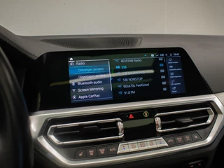 BMW 3 Serie BMW 3-serie Touring 320e M Sport (PANORAMADAK,APPLE CARPLAY,NAVI,SFEERVERLICHTING,STOELVERWARMING,CAMERA,LEDER,CRUISE,CLIMATE) - afbeelding nr 30