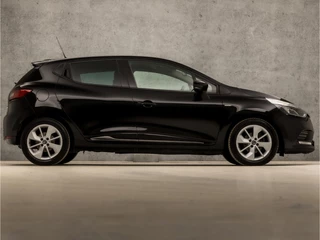 Renault Clio Automaat (NAVIGATIE, CLIMATE, LM VELGEN, SPORTSTOELEN, PARKEERSENSOREN, CRUISE, NIEUWSTAAT) - afbeelding nr 4