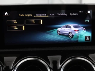 Mercedes-Benz A-Klasse Mercedes-Benz A-klasse 180d AMG | 36.600km NAP | Panoramadak | Stoelverwarming | Carplay | Camera | Full LED | Navigatie | Leder/Alcantara | Widescreen - afbeelding nr 24