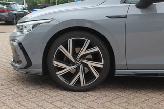 Volkswagen Golf Volkswagen Golf 1.5 eTSI R-Line / Panoramadak / Camera / Harman Kardon / Matrix LED / 18'' / Navigatie / DAB / ACC / Dodehoek / Stuurverwarming / Stoelverwarming - afbeelding nr 14