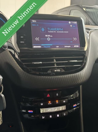 Peugeot 2008 Peugeot 2008 1.2 110 pk Allure | Pano | Clima | Cruise | CarPlay | Stoelverw. | PDC | 16