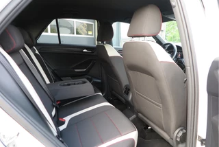 Volkswagen T-Roc Volkswagen T-Roc 2.0 TSI 190pk DSG 4Motion Sport , Virtual cockpit , Led verlichting, Trekhaak (afneembaar), Navigatie, Stoelverwarming,Achteruitrijcamera etc. Nieuwe APK - afbeelding nr 39