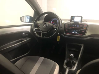Volkswagen up! Volkswagen UP! High Up! 75PK !!| Black pakket | Climate control | Cruise control | Parkpilot| 17