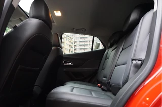 Opel Mokka Electrische stoelen met verwarming en electrisch verstelbaar DAB audio NL Auto Dealer onderhouden - afbeelding nr 6