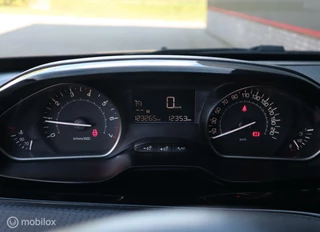 Peugeot 2008 Peugeot 2008 1.2 PT 110 PK Navigatie DonkerGlas DAB Parkeersensor - afbeelding nr 7