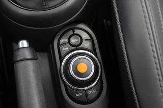 MINI Cooper MINI Cooper Mini 1.5 60 Years Edition / Panoramadak / Head-up / Leder / Harman Kardon / 17'' / Navigatie / DAB / Cruise Control - afbeelding nr 28