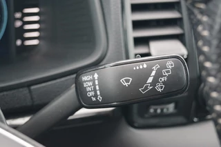 Škoda Karoq Škoda Karoq 1.5 TSI DSG Sportline/ Panodak/ Standverwarming/ Camera/ ACC/ DCC - afbeelding nr 41