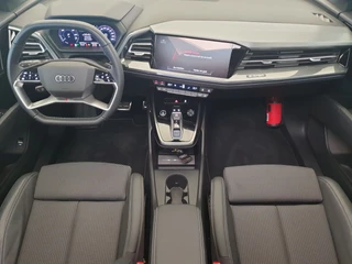 Audi Q4 e-tron Audi Q4 e-tron 45 S-Line 82 kWh Panoramadak, ACC, Camera - afbeelding nr 2