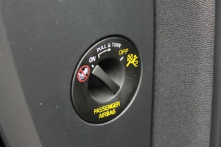Volvo XC40 Volvo XC40 T4 Recharge R-Design | Parkeercamera | Stoelverwarming | Leder | Trekhaak | Glossy Black | Keyless - afbeelding nr 41