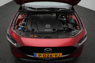 Mazda 3 Mazda 3 2.0 e-SkyActiv-X Luxury automaat i-Activesense pakket met Sunroof en rood leer pakket : dealer onderhouden en 24 maanden verlengde garantie - afbeelding nr 49