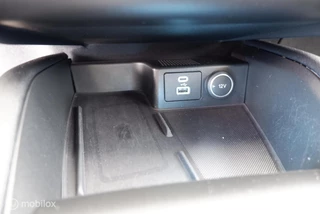 Ford Kuga Ford Kuga 2.5 PHEV 225 pk ST-Line NL-auto|nav|pdc|ecc|lmv19 - afbeelding nr 17